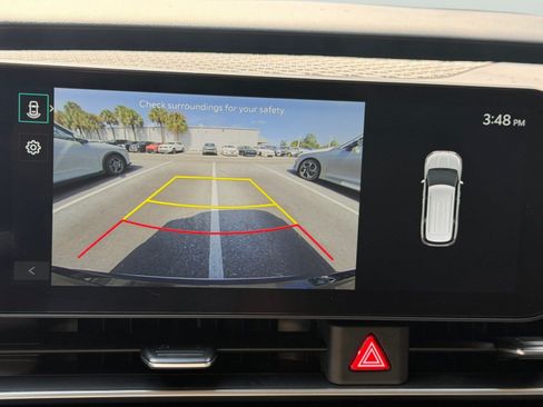 Used 2025 Kia Carnival FWD image 34