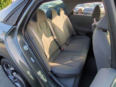 Used 2025 Hyundai Elantra Sport image 25