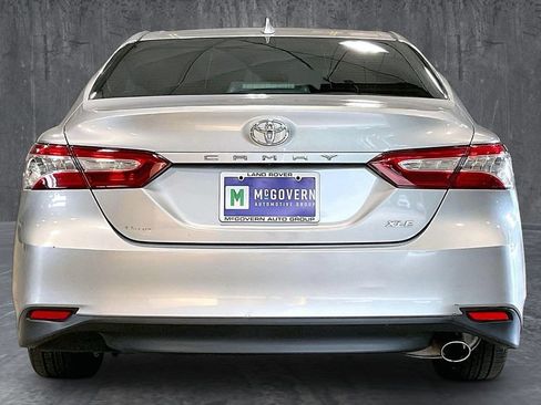 Used 2019 Toyota Camry XLE FWD image 6