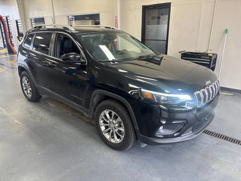 Used 2021 Jeep Cherokee Latitude Lux w/ Comfort/Convenience Group AWD/4WD image 1