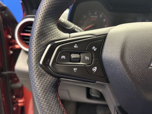 Used 2024 Chevrolet Trax RS FWD image 14