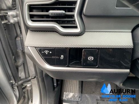 Used 2023 Kia Sportage LX FWD image 32