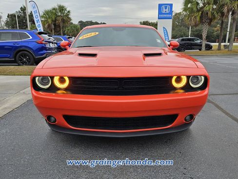 Used 2023 Dodge Challenger SXT w/ Blacktop Package image 8