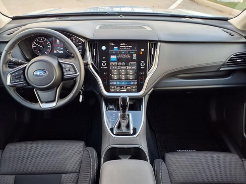 Used 2025 Subaru Outback Premium image 4