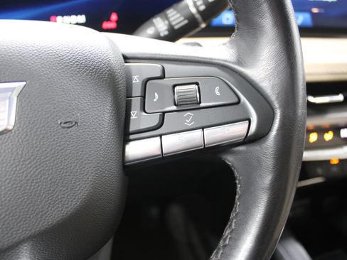 Used 2024 Cadillac XT4 Luxury w/ Cold Weather Package image 11