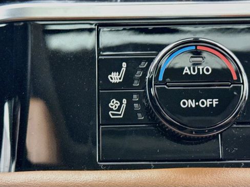 Used 2022 Nissan Pathfinder Platinum w/ Cargo Package FWD image 8