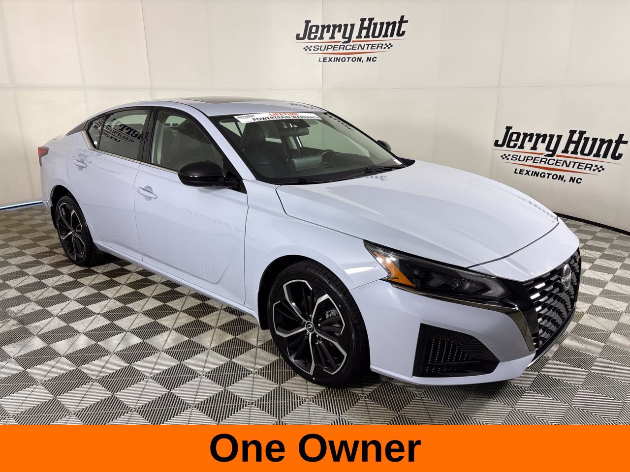 Used 2024 Nissan Altima 2.5 SR w/ SR Premium Package AWD/4WD image 4