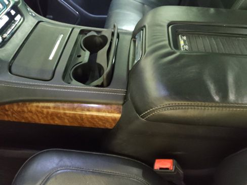 Used 2015 Chevrolet Suburban LTZ image 26