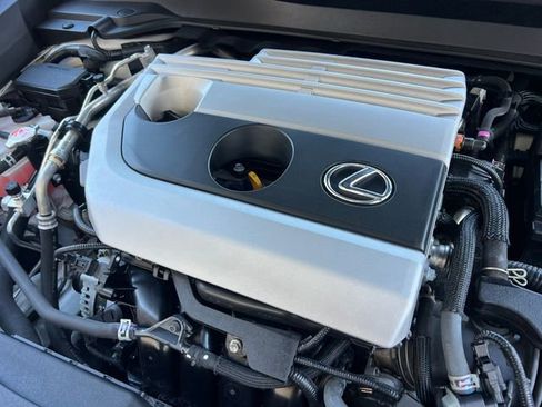 Used 2020 Lexus UX 200 image 35