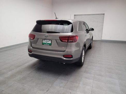 Used 2019 Kia Sorento LX image 7