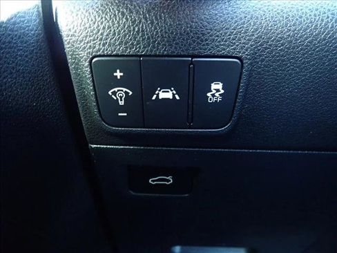 Used 2023 Kia K5 LXS image 21