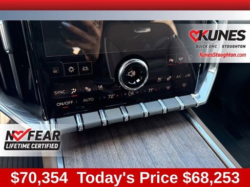 New 2026 GMC Acadia Denali Ultimate w/ LPO, Floor Liner Package AWD/4WD image 39