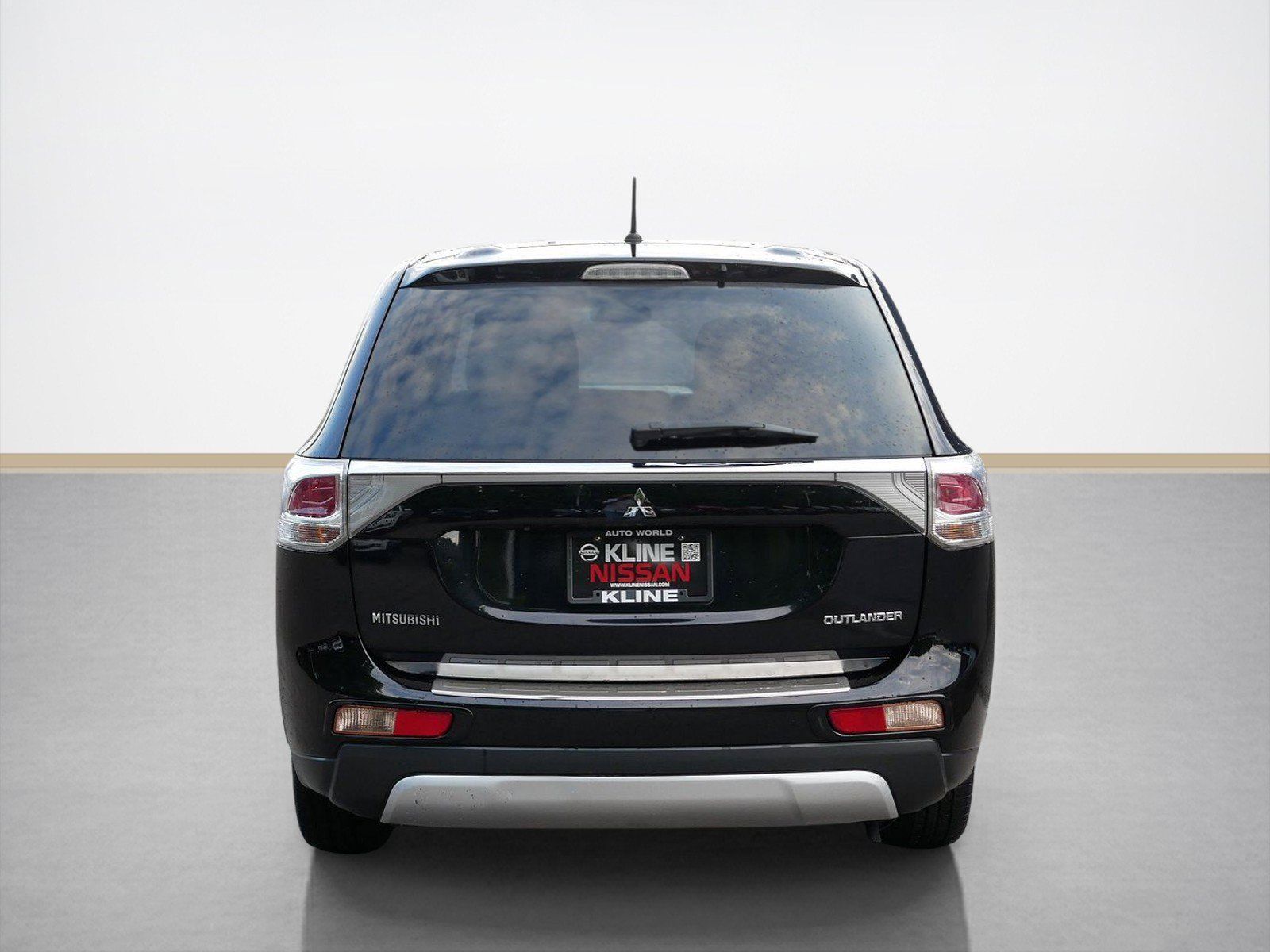 Used 2015 Mitsubishi Outlander SE AWD/4WD image 4