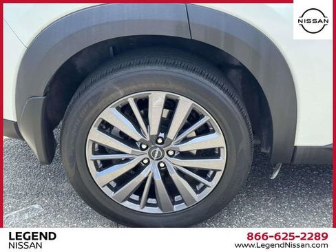Used 2023 Nissan Pathfinder SL w/ SL Premium Package AWD/4WD image 9