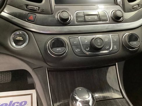Used 2018 Chevrolet Impala LT FWD image 19