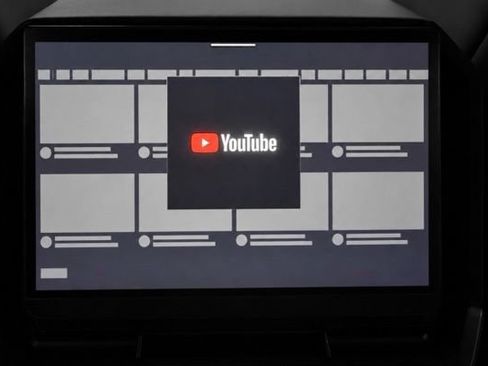 Used 2024 Tesla Cybertruck AWD Crew Cab image 38