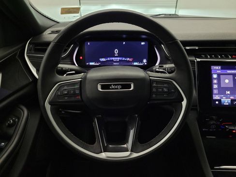 Used 2023 Jeep Grand Cherokee Altitude AWD/4WD image 22