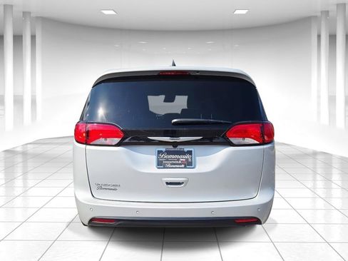 New 2026 Chrysler Voyager LX image 4