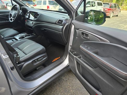 Used 2022 Honda Passport TrailSport image 12