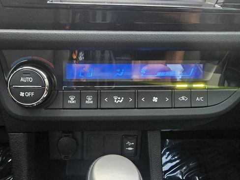 Used 2016 Toyota Corolla S image 30