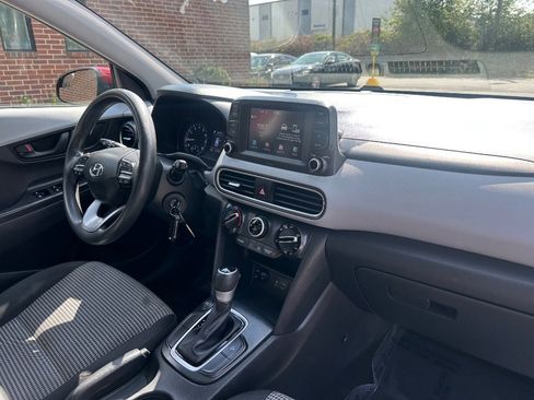 Used 2021 Hyundai Kona SE image 18
