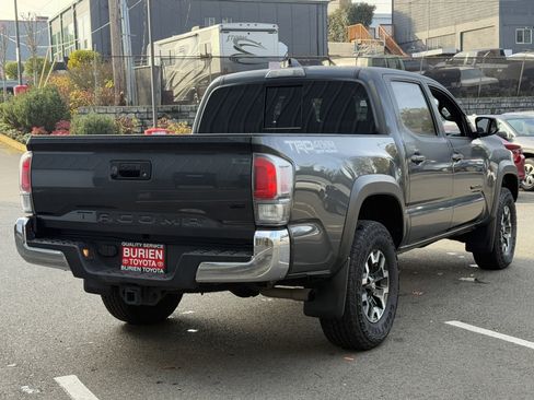 Certified 2023 Toyota Tacoma TRD Off-Road image 5