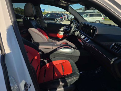 Used 2025 Mercedes-Benz GLE 53 AMG AMG GLE 53 image 11