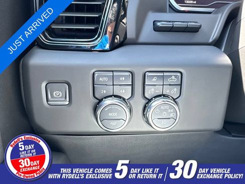 Used 2023 GMC Sierra 1500 AT4 w/ Technology Package AWD/4WD image 12
