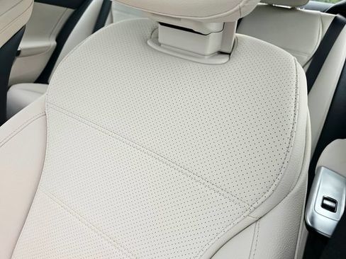 Used 2024 Mercedes-Benz C 300 4MATIC Sedan image 21