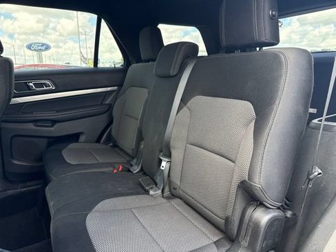 Used 2018 Ford Explorer XLT FWD image 7