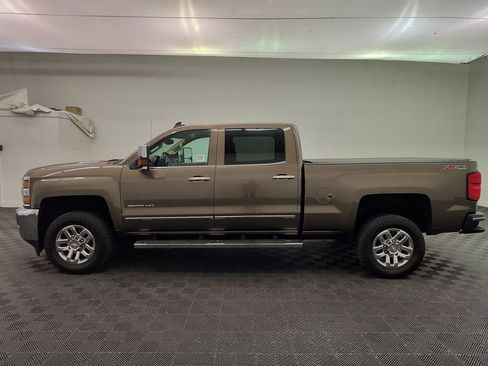Used 2015 Chevrolet Silverado 2500 LTZ AWD/4WD image 2
