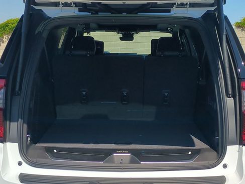 New 2026 GMC Yukon XL AT4 w/ AT4 Premium Plus Package AWD/4WD image 31