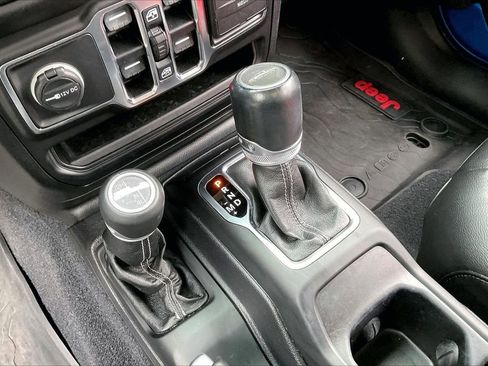 Certified 2021 Jeep Gladiator Overland AWD/4WD image 32