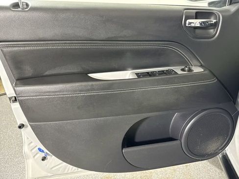 Used 2017 Jeep Compass High Altitude image 18