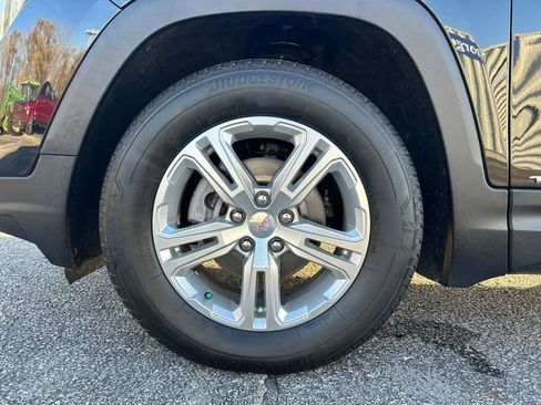 Used 2024 GMC Terrain SLE image 10