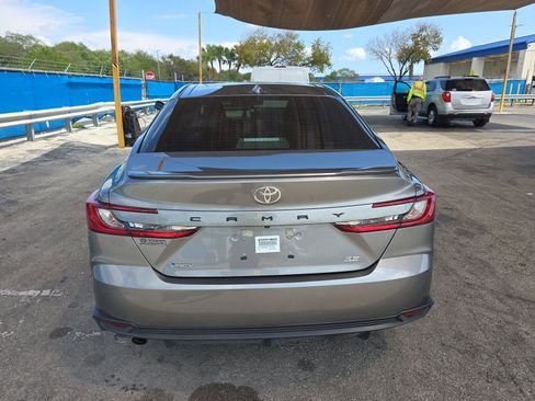 Used 2025 Toyota Camry SE w/ Convenience Package image 7