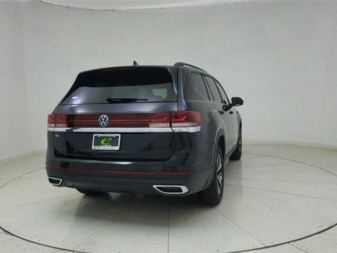 Used 2025 Volkswagen Atlas SE image 71