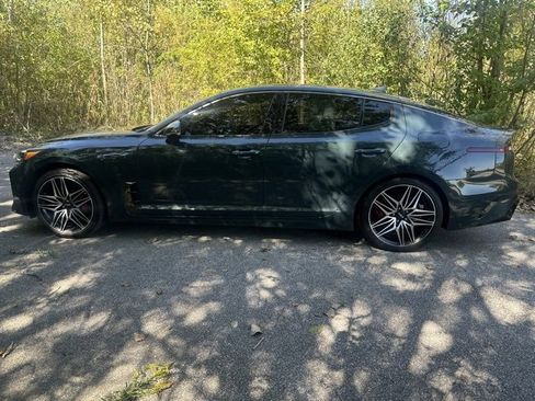 Used 2022 Kia Stinger GT1 image 8