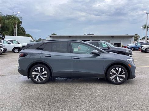Used 2023 Volkswagen ID.4 2WD image 4