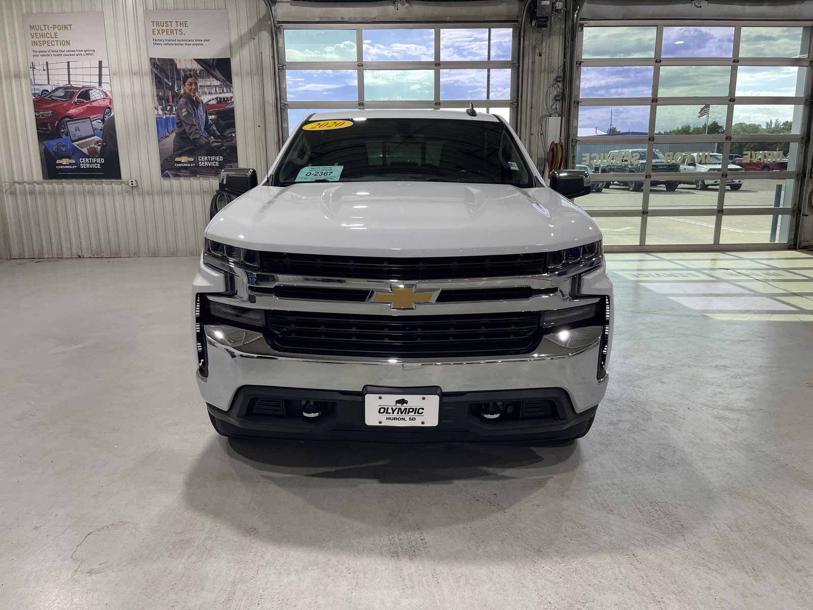Used 2020 Chevrolet Silverado 1500 LT w/ Convenience Package AWD/4WD image 3