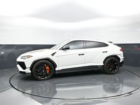 Used 2023 Lamborghini Urus Performante AWD/4WD image 3