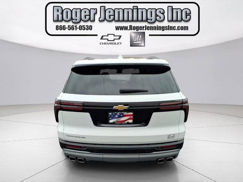 Used 2025 Chevrolet Traverse LT w/ Driver Confidence Package FWD image 23