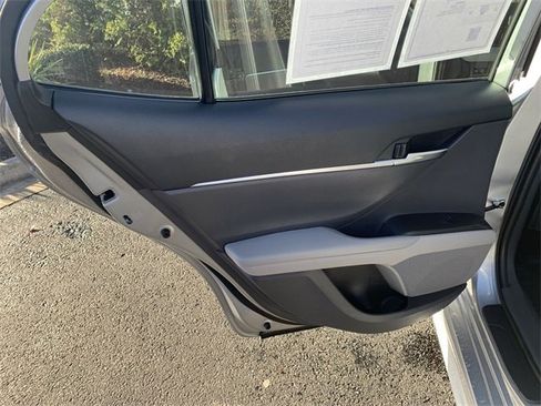 Used 2021 Toyota Camry SE image 15