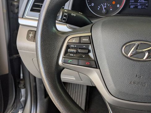 Used 2017 Hyundai Elantra SE FWD image 16