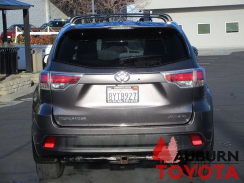 Used 2014 Toyota Highlander XLE image 6