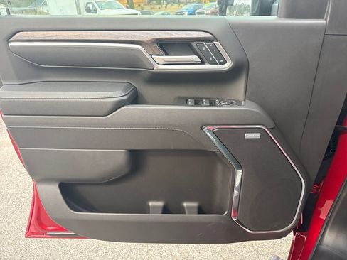 Used 2025 Chevrolet Silverado 2500 LTZ w/ LTZ Plus Package image 12