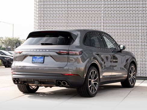 Used 2019 Porsche Cayenne S AWD/4WD image 4
