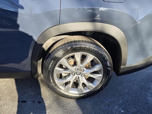 Used 2024 Toyota Grand Highlander Limited image 4