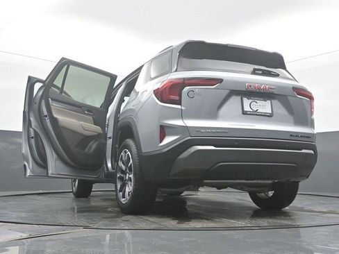 Used 2026 GMC Terrain Elevation w/ Elevation Premium Package image 60