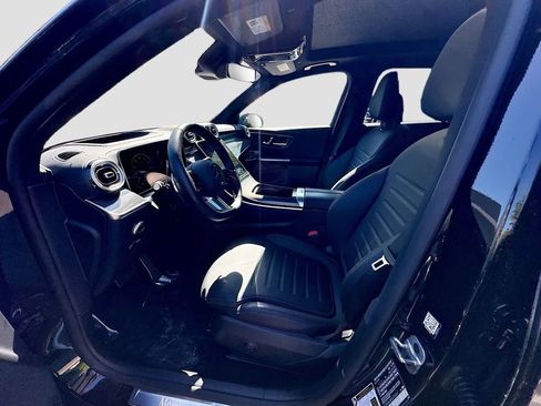 Used 2025 Mercedes-Benz GLC 300 image 22